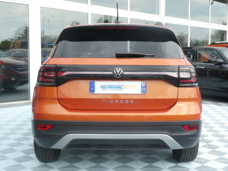 Photo 9 de l'offre de VOLKSWAGEN T-CROSS 1.0 TSI 110 DSG7 LIFE PACK CarPlay Radars ACC RER Privacy Glass à 21450€ chez Mérignac auto