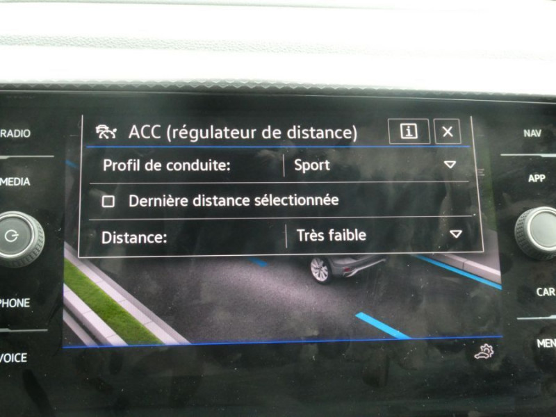 Photo 22 de l'offre de VOLKSWAGEN T-CROSS 1.0 TSI 110 DSG7 LIFE PACK CarPlay Radars ACC RER Privacy Glass à 21450€ chez Mérignac auto