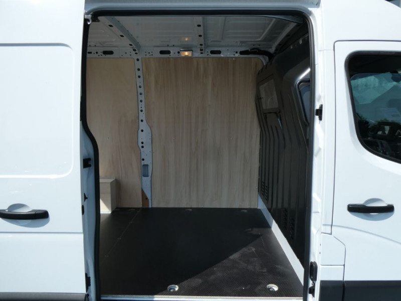 Photo 14 de l'offre de RENAULT MASTER L2H2 2.3 Blue dCi 135 BVM6 3.5T GRAND CONFORT GPS Camera Ptes 270° 27900€ HT à 27900€ chez Mérignac auto