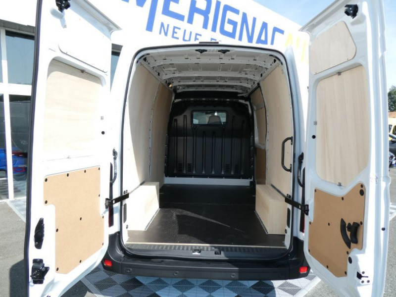 Photo 3 de l'offre de RENAULT MASTER L2H2 2.3 Blue dCi 135 BVM6 3.5T GRAND CONFORT GPS Camera Ptes 270° 27900€ HT à 27900€ chez Mérignac auto