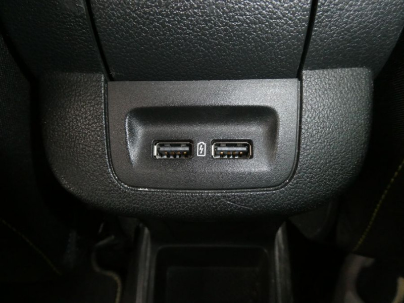 Photo 32 de l'offre de SKODA FABIA 1.0 TSI 95 EDITION Camera CarPlay Key Less 1ère Main à 13450€ chez Mérignac auto