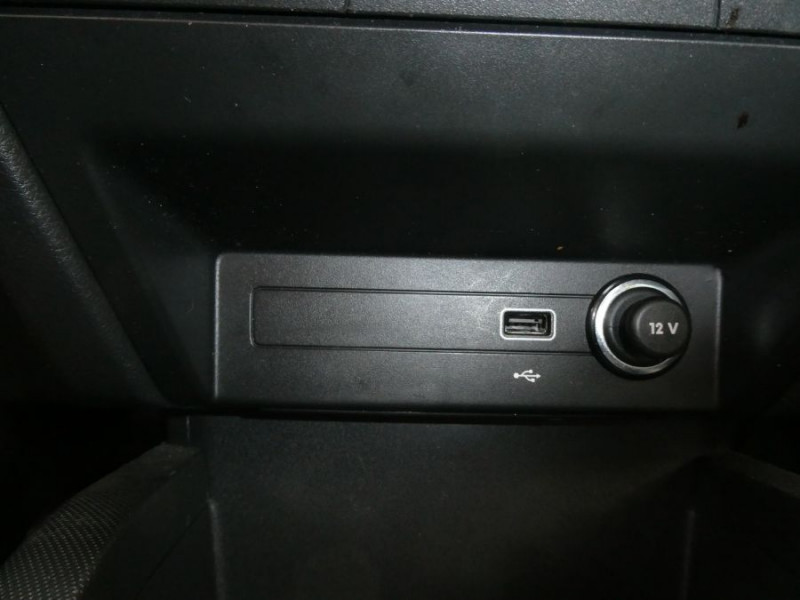 Photo 31 de l'offre de SKODA FABIA 1.0 TSI 95 EDITION Camera CarPlay Key Less 1ère Main à 13450€ chez Mérignac auto