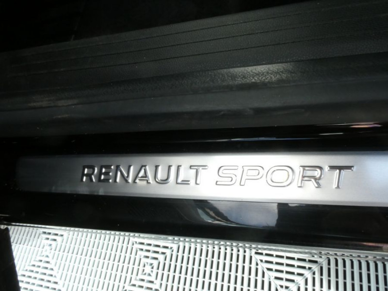 Photo 32 de l'offre de RENAULT CAPTUR II 1.6 E-TECH 160 EDC HYBRIDE Rechargeable RS LINE à 23950€ chez Mérignac auto
