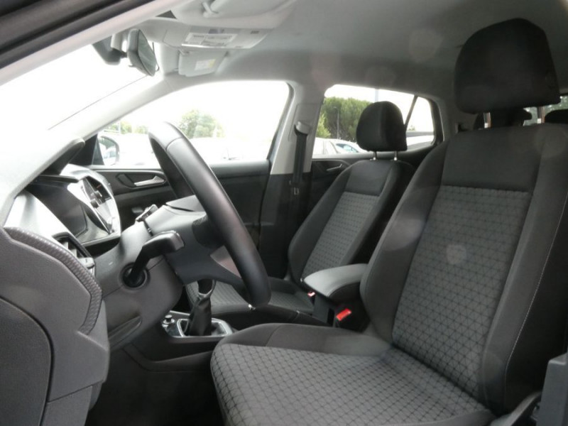 Photo 5 de l'offre de VOLKSWAGEN T-CROSS 1.0 TSI 110 BVM6 LIFE PACK COCKPIT CarPlay Radars ACC RER Privacy Glass à 21470€ chez Mérignac auto