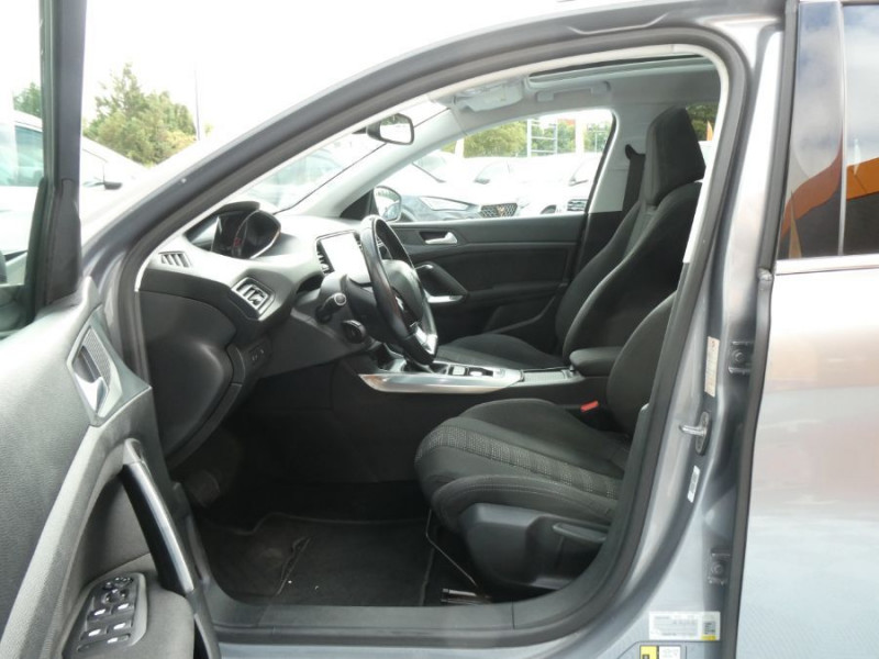 Photo 13 de l'offre de PEUGEOT 308 SW 2.0 HDI 150 EAT6 ALLURE GPS TOIT Pano Camera JA18 à 11450€ chez Mérignac auto