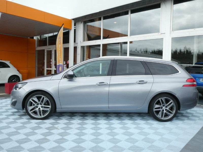 Photo 11 de l'offre de PEUGEOT 308 SW 2.0 HDI 150 EAT6 ALLURE GPS TOIT Pano Camera JA18 à 11450€ chez Mérignac auto