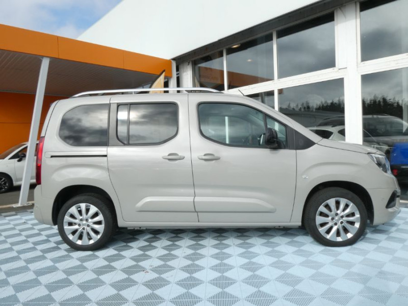 Photo 26 de l'offre de OPEL COMBO LIFE 1.5 DIESEL 130 BVM6 ELEGANCE GPS Camera Radars JA17 à 23490€ chez Mérignac auto