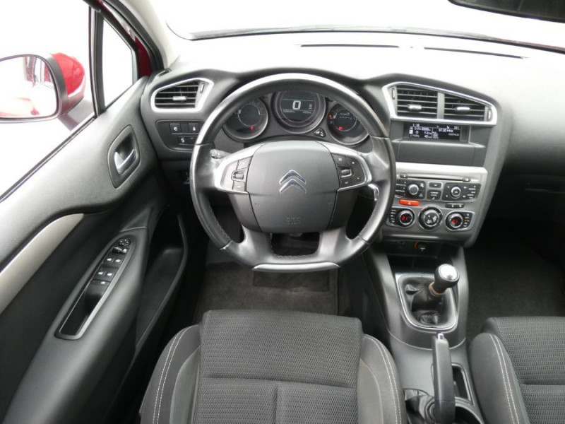 Photo 4 de l'offre de CITROEN C4 1.2 PureTech 110 FEEL CLIM Auto RS à 10950€ chez Mérignac auto