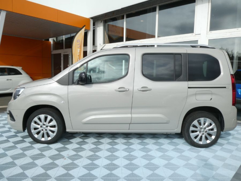 Photo 11 de l'offre de OPEL COMBO LIFE 1.5 DIESEL 130 BVM6 ELEGANCE GPS Camera Radars JA17 à 23490€ chez Mérignac auto