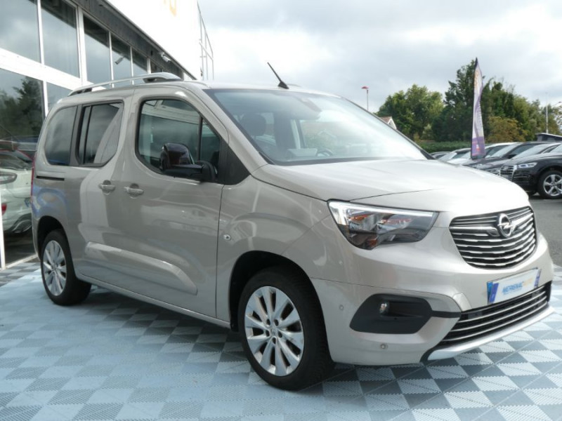 Photo 3 de l'offre de OPEL COMBO LIFE 1.5 DIESEL 130 BVM6 ELEGANCE GPS Camera Radars JA17 à 23490€ chez Mérignac auto