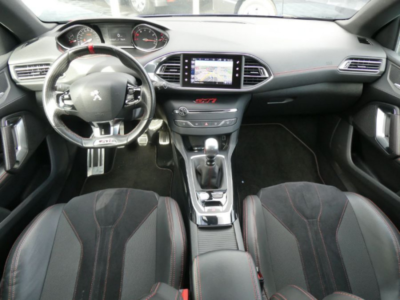 Photo 18 de l'offre de PEUGEOT 308 1.6 PureTech 272 BV6 GTI JA19 HiFi Camera à 23750€ chez Mérignac auto