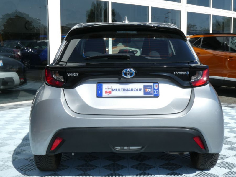 Photo 10 de l'offre de TOYOTA YARIS IV HYBRIDE 116H BVA DYNAMIC Camera ACC à 19280€ chez Mérignac auto