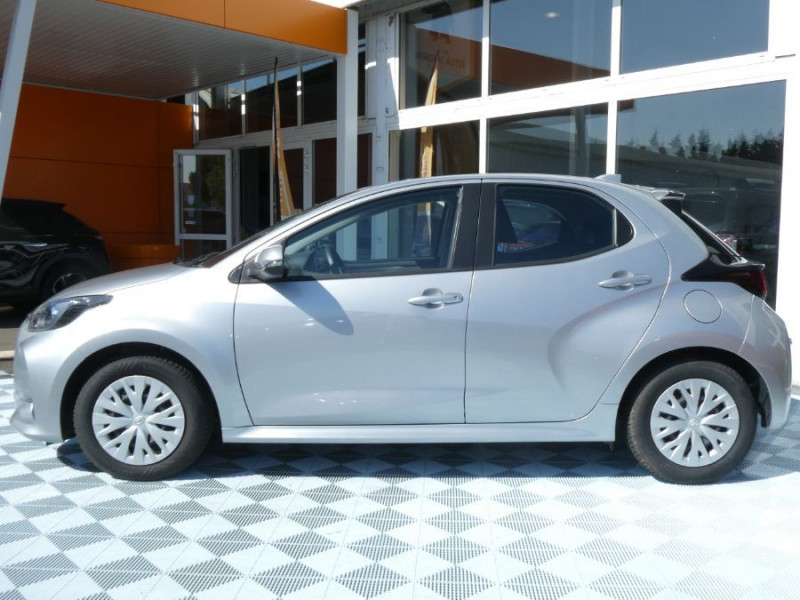 Photo 11 de l'offre de TOYOTA YARIS IV HYBRIDE 116H BVA DYNAMIC Camera ACC à 19280€ chez Mérignac auto