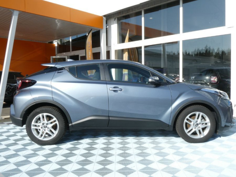 Photo 25 de l'offre de TOYOTA C-HR (2) 1.8 HYBRIDE 122H E-CVT 2WD C-ENTER GPS Camera à 25950€ chez Mérignac auto