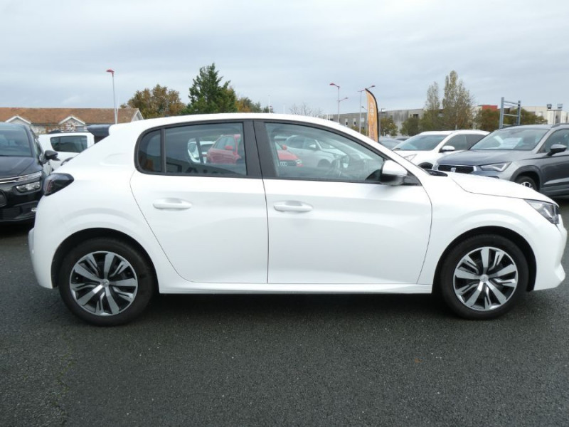 Photo 7 de l'offre de PEUGEOT 208 II 1.2 PureTech 100 BVM6 ACTIVE SC CarPlay à 14450€ chez Mérignac auto