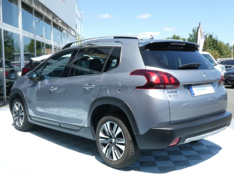 Photo 23 de l'offre de PEUGEOT 2008 1.2 PureTech 110 EAT6 ALLURE Toit Pano GPS Camera à 15450€ chez Mérignac auto