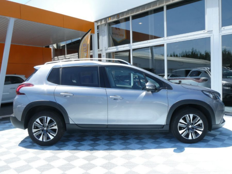 Photo 24 de l'offre de PEUGEOT 2008 1.2 PureTech 110 EAT6 ALLURE Toit Pano GPS Camera à 15450€ chez Mérignac auto