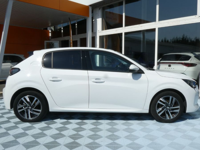 Photo 12 de l'offre de PEUGEOT 208 II 1.2 PureTech 100 BVM6 ALLURE PACK Cockpit 3D TOIT Pano Camera à 16890€ chez Mérignac auto