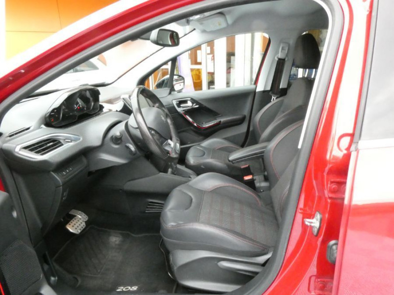 Photo 14 de l'offre de PEUGEOT 208 1.2 PureTech 110 EAT6 GT LINE GPS JA17 à 10490€ chez Mérignac auto