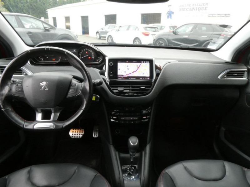 Photo 19 de l'offre de PEUGEOT 208 1.2 PureTech 110 EAT6 GT LINE GPS JA17 à 10490€ chez Mérignac auto