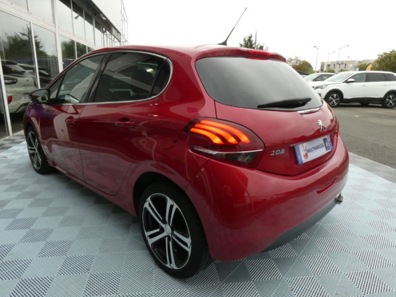 Photo 9 de l'offre de PEUGEOT 208 1.2 PureTech 110 EAT6 GT LINE GPS JA17 à 10490€ chez Mérignac auto