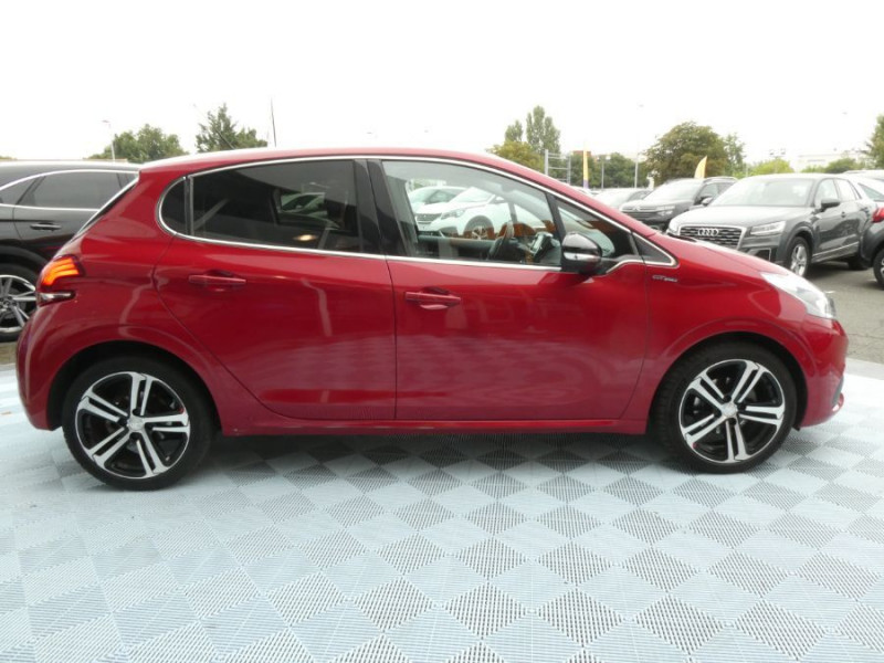 Photo 11 de l'offre de PEUGEOT 208 1.2 PureTech 110 EAT6 GT LINE GPS JA17 à 10490€ chez Mérignac auto