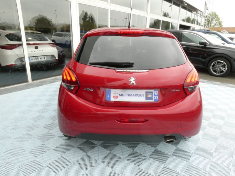 Photo 8 de l'offre de PEUGEOT 208 1.2 PureTech 110 EAT6 GT LINE GPS JA17 à 10490€ chez Mérignac auto