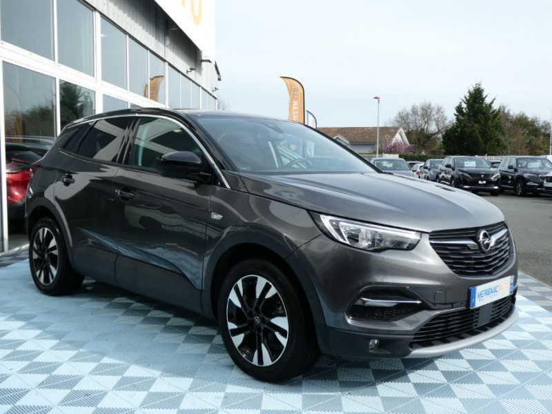 Photo 2 de l'offre de OPEL GRANDLAND X 1.2 Turbo 130 BV6 DESIGN LINE JA18 Caméra Radars à 19490€ chez Mérignac auto