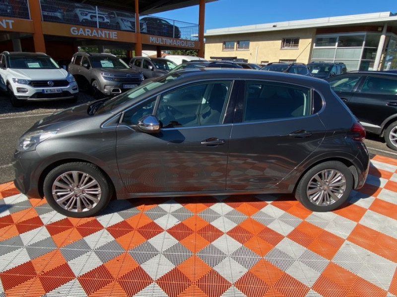 Photo 3 de l'offre de PEUGEOT 208 1.2 PureTech 82 ALLURE 5P à 9900€ chez Mérignac auto