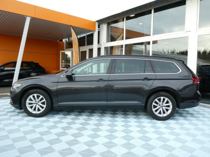 Photo 12 de l'offre de VOLKSWAGEN PASSAT SW VIII 2.0 TDI 150 DSG7 BUSINESS GPS Radars ACC à 30980€ chez Mérignac auto