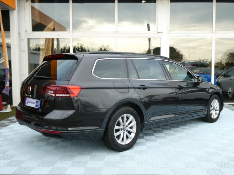 Photo 3 de l'offre de VOLKSWAGEN PASSAT SW VIII 2.0 TDI 150 DSG7 BUSINESS GPS Radars ACC à 30980€ chez Mérignac auto