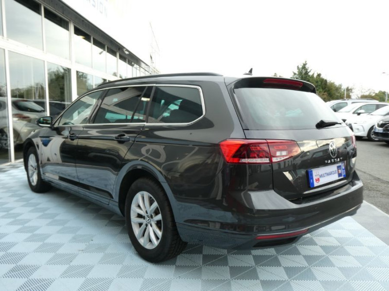 Photo 10 de l'offre de VOLKSWAGEN PASSAT SW VIII 2.0 TDI 150 DSG7 BUSINESS GPS Radars ACC à 30980€ chez Mérignac auto