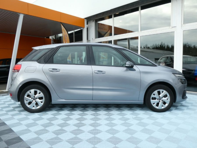 Photo 10 de l'offre de CITROEN C4 SPACETOURER 1.2 PureTech 130 EAT8 PACK GPS à 15950€ chez Mérignac auto