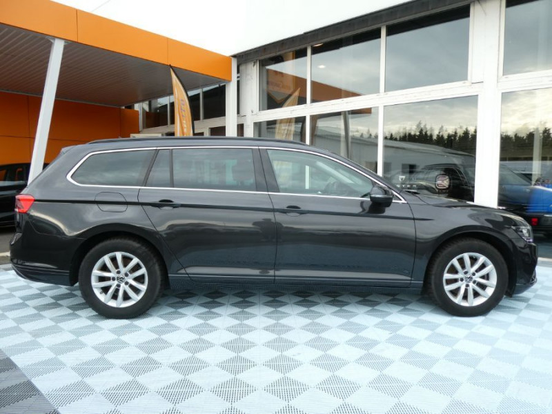 Photo 11 de l'offre de VOLKSWAGEN PASSAT SW VIII 2.0 TDI 150 DSG7 BUSINESS GPS Radars ACC à 30980€ chez Mérignac auto