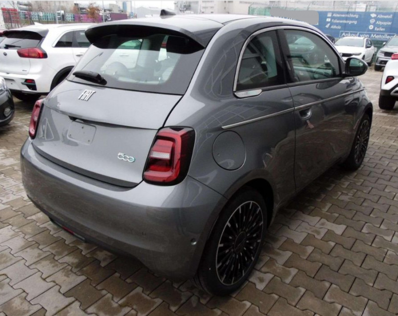 Photo 8 de l'offre de FIAT 500 III E 118 42KWH LA PRIMA Toit Pano Camera à 18790€ chez Mérignac auto