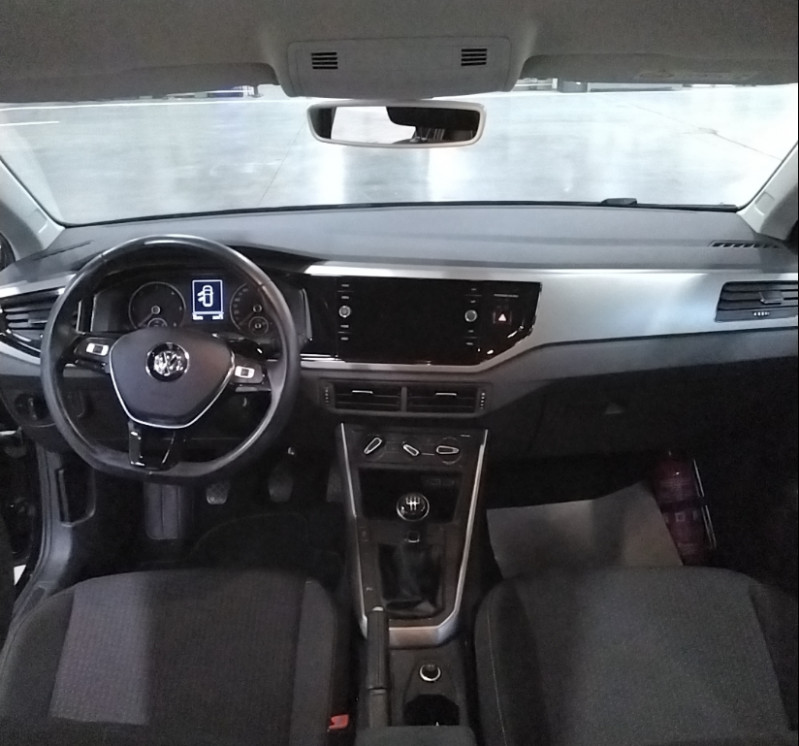 Photo 4 de l'offre de VOLKSWAGEN POLO VI 1.6 TDI 95 CONFORTLINE GPS Radars à 17690€ chez Mérignac auto