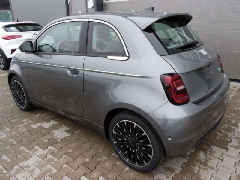 Photo 2 de l'offre de FIAT 500 III E 118 42KWH LA PRIMA Toit Pano Camera à 18790€ chez Mérignac auto