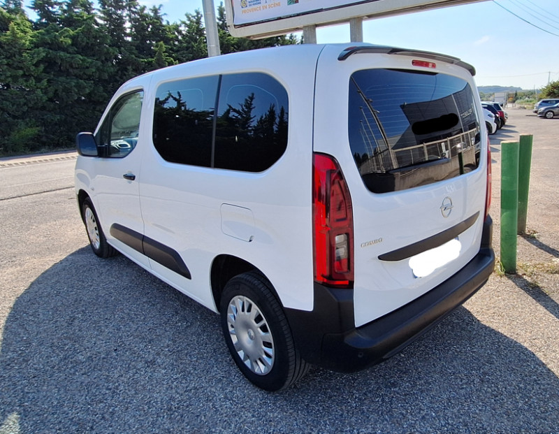 Photo 3 de l'offre de OPEL COMBO LIFE 1.5 DIESEL 100 BVM6 EDITION CarPlay Radar Privacy Glass à 23450€ chez Mérignac auto