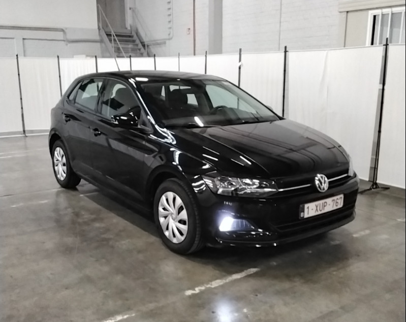 Photo 2 de l'offre de VOLKSWAGEN POLO VI 1.6 TDI 95 CONFORTLINE GPS Radars à 17690€ chez Mérignac auto