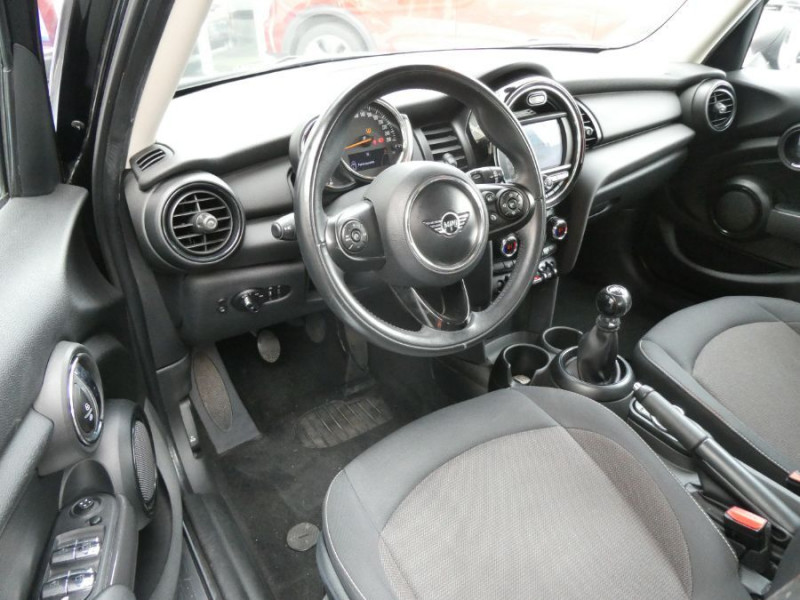 Photo 14 de l'offre de MINI MINI III ONE D 95 BVM6 GPS Clim Auto Privacy Glass Suivi Complet à 14980€ chez Mérignac auto