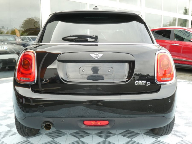 Photo 9 de l'offre de MINI MINI III ONE D 95 BVM6 GPS Clim Auto Privacy Glass Suivi Complet à 14980€ chez Mérignac auto