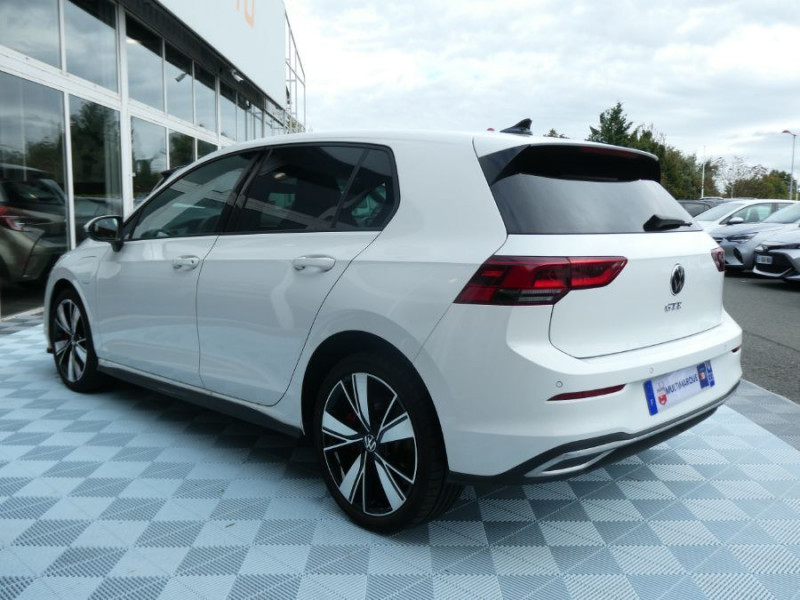 Photo 10 de l'offre de VOLKSWAGEN GOLF VIII 1.4 HYBRID 245 GTE JA18 ACC SC GPS AB.10LED Privacy Glass à 31450€ chez Mérignac auto