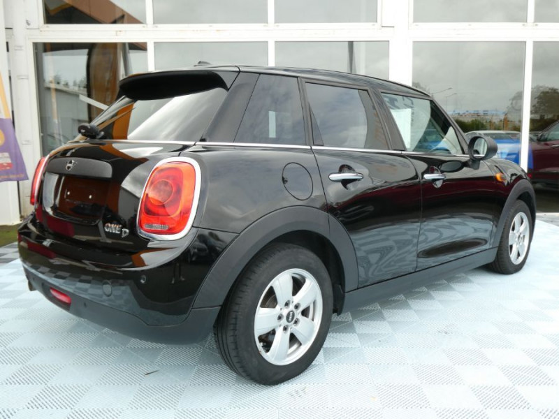 Photo 3 de l'offre de MINI MINI III ONE D 95 BVM6 GPS Clim Auto Privacy Glass Suivi Complet à 14980€ chez Mérignac auto