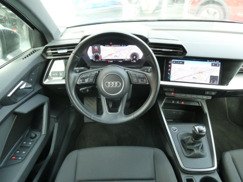 Photo 4 de l'offre de AUDI A3 SPORTBACK IV 30 TFSI 110ch BVM6 S-Line Matrix GPS Carplay à 23970€ chez Mérignac auto