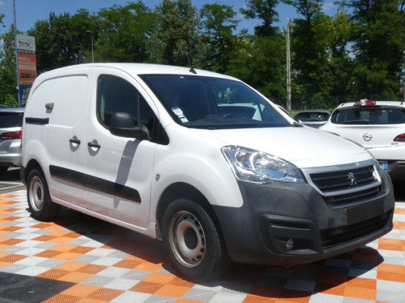 Photo 2 de l'offre de PEUGEOT PARTNER FOURGON 1.6 BlueHDi 100 PREMIUM PACK 3PL GPS Camera Grip Control 11950HT à 11950€ chez Mérignac auto