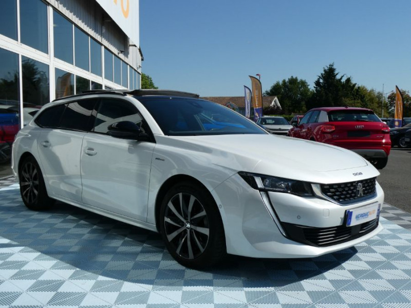 Photo 2 de l'offre de PEUGEOT 508 SW 1.6 HYBRID 225 GT LINE TOIT Ouvrant à 28450€ chez Mérignac auto