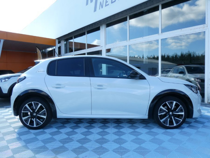 Photo 14 de l'offre de PEUGEOT 208 II 1.2 PureTech 100 BVM6 GT LINE TOIT Pano à 15450€ chez Mérignac auto