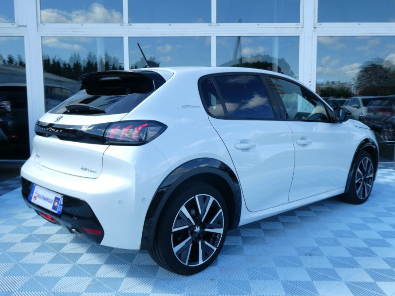 Photo 3 de l'offre de PEUGEOT 208 II 1.2 PureTech 100 BVM6 GT LINE TOIT Pano à 15450€ chez Mérignac auto