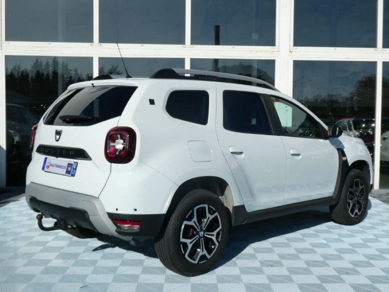 Photo 2 de l'offre de DACIA DUSTER 1.0 Eco-G 100 GPL BVM6 4X2 15ANS GPS Camera Attel. 1ère Main à 17450€ chez Mérignac auto