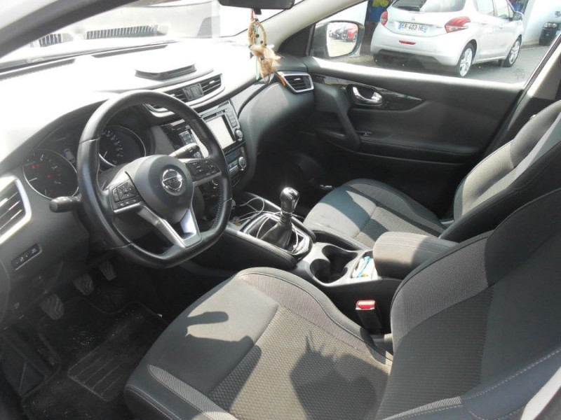 Photo 5 de l'offre de NISSAN QASHQAI II 1.5 DCI 110 BVM6 Ph.2 ACENTA PACK CONNECT Camera Attel. à 13750€ chez Mérignac auto